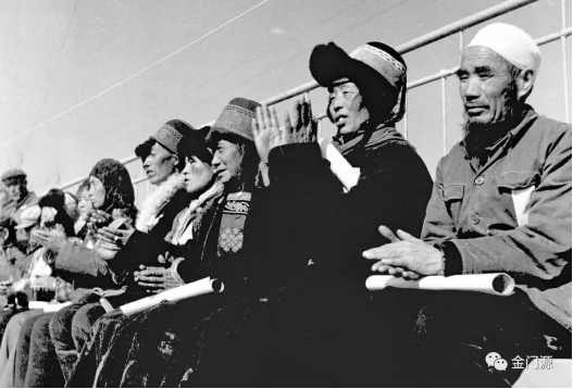【珍贵老照片】再现40年前海北州、门源县成立25周年庆典活动场景_济南演出公司