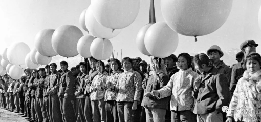 【珍贵老照片】再现40年前海北州、门源县成立25周年庆典活动场景_济南演出公司